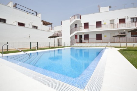 Apartamento en Conil con piscina