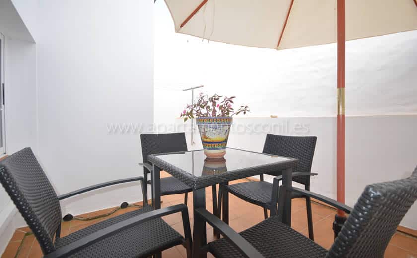 Apartamento en Conil con terraza privada