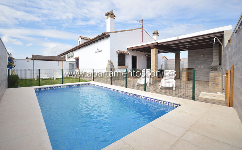 Chalet en Conil con piscina